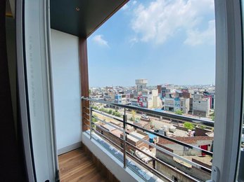 Hotel White and Restaurant Near Sri Guru Ram Dass Jee International Airport
