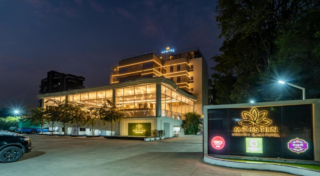 Hotel Moistin Pune Near Pune International Airport