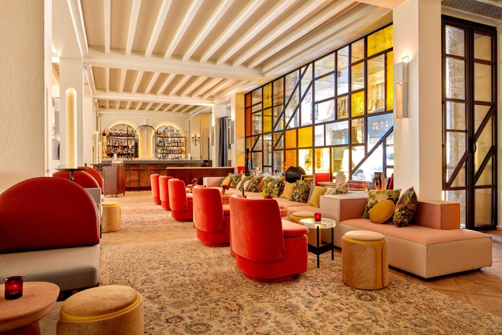 Sinner Paris Nearest Airport Is Paris